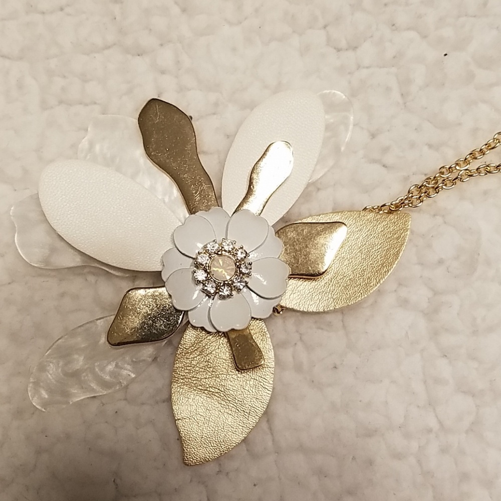 Avenue Necklace